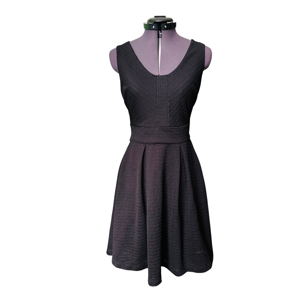 Jennifer Lopez Black‎ Textured Fit Flare V Neck Sleeveless Dress Size 4